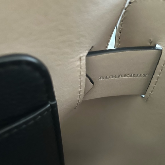 Gorgeous Burberry Belt Buckle Tote - Picture 9 of 11